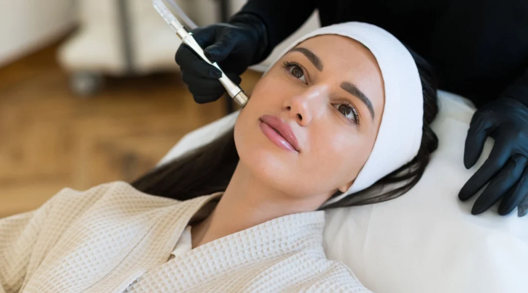 EZ CO2 Mask Facial and Hydrafacial Treatment in Agra